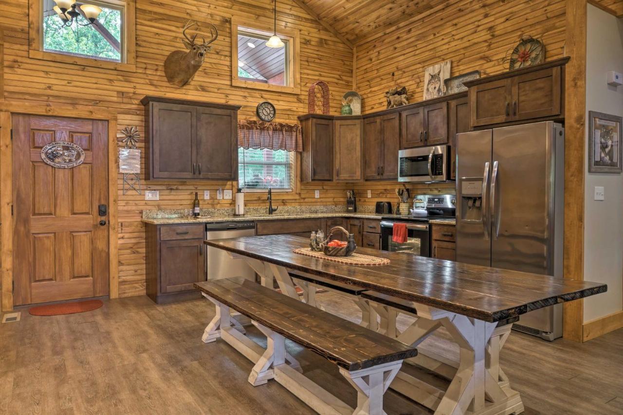 Branson West Cabin With Pool Access And Golfing Exteriör bild
