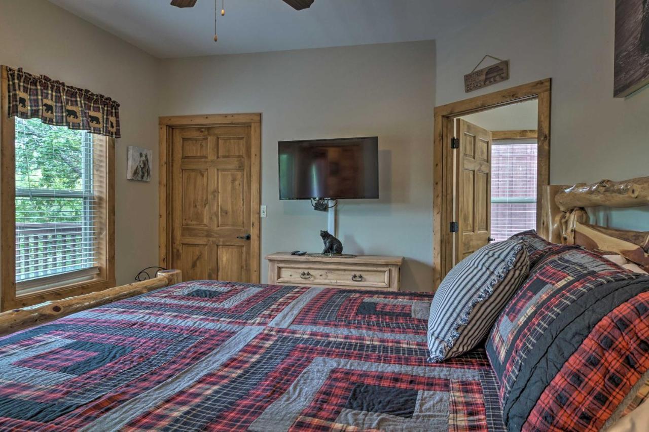 Branson West Cabin With Pool Access And Golfing Exteriör bild