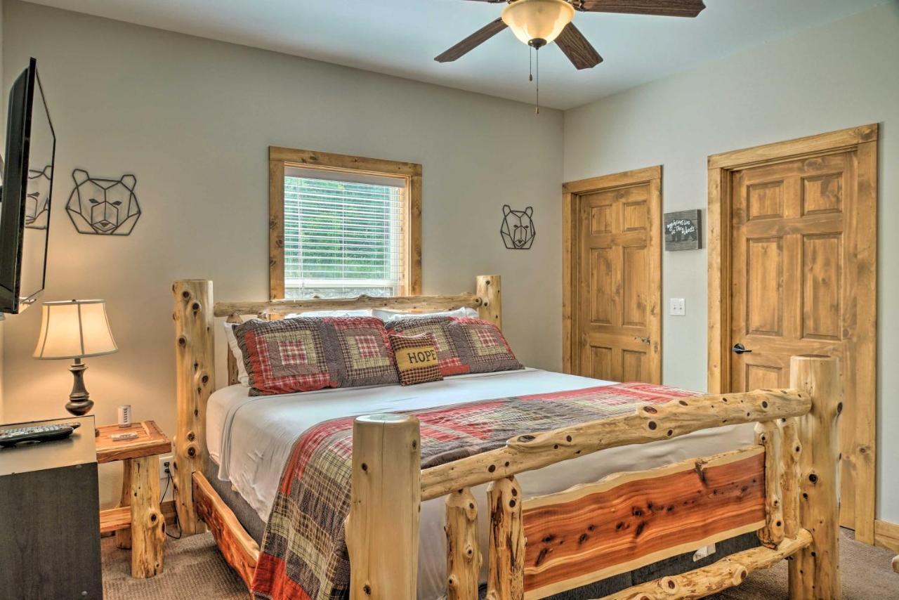 Branson West Cabin With Pool Access And Golfing Exteriör bild