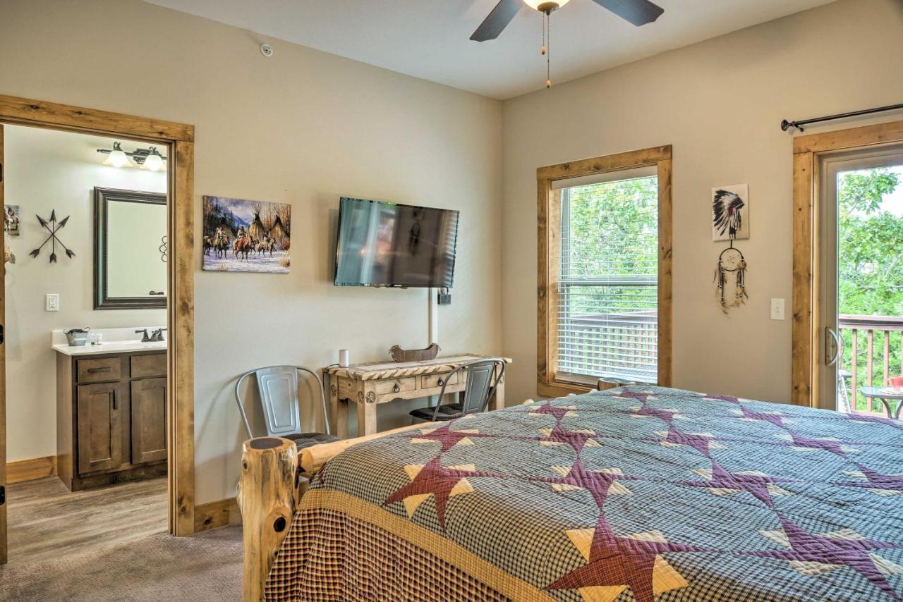Branson West Cabin With Pool Access And Golfing Exteriör bild