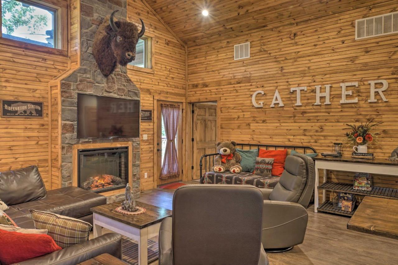 Branson West Cabin With Pool Access And Golfing Exteriör bild